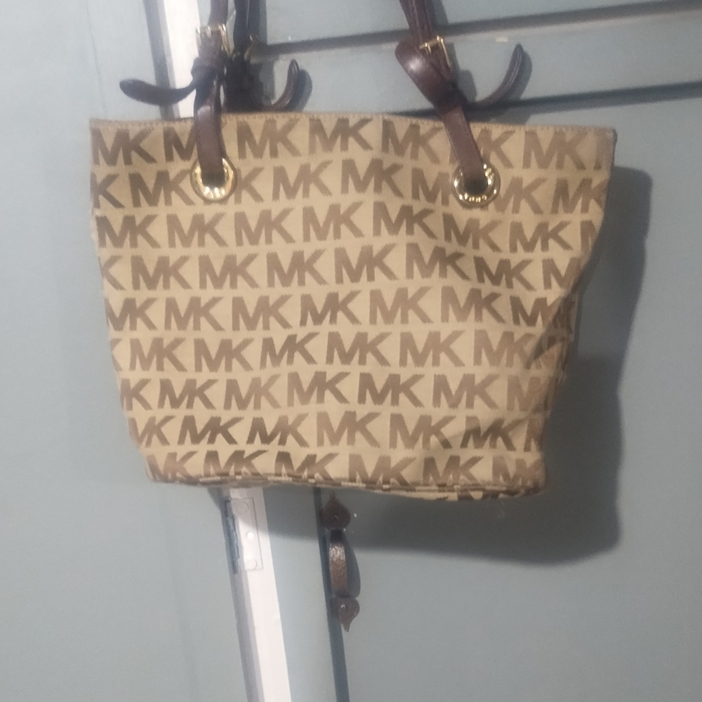 Michael kors purse